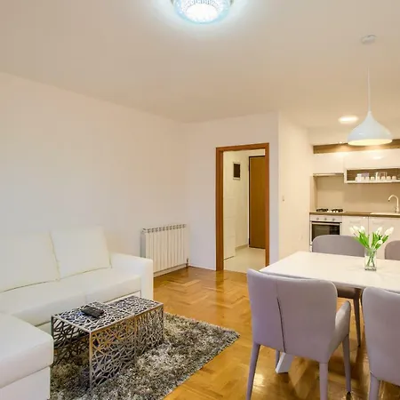 Apartment San Rocco Center Pula